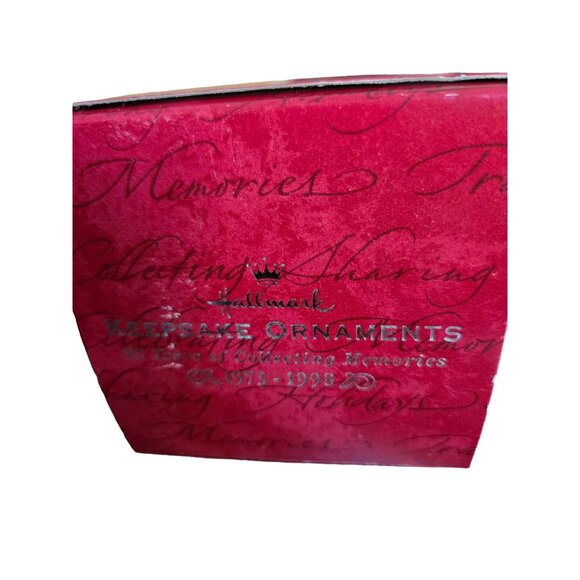 Hallmark 1998 Collector Series Scarlett O'Hara Gone With the Wind Christmas Orna - Picture 7 of 7